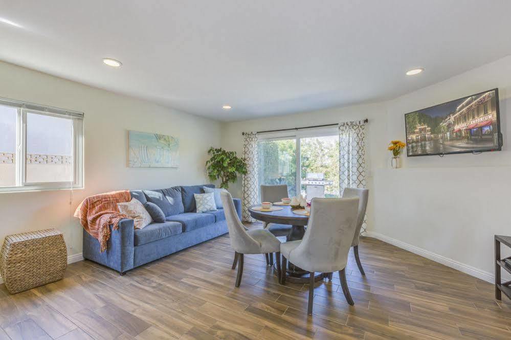 Oshkosh Luxurious Escape Apartment Anaheim Exterior photo