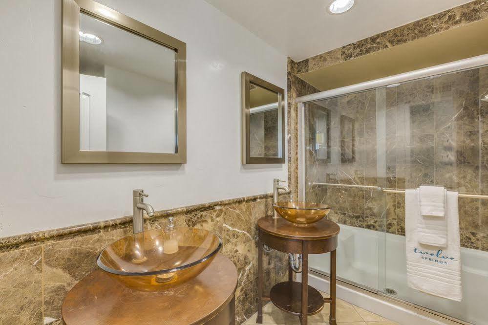 Oshkosh Luxurious Escape Apartment Anaheim Exterior photo