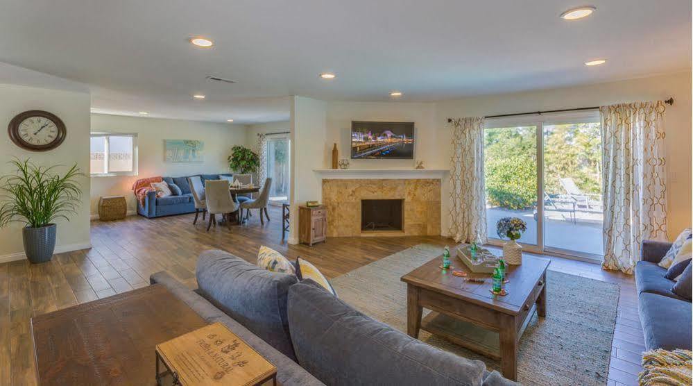 Oshkosh Luxurious Escape Apartment Anaheim Exterior photo