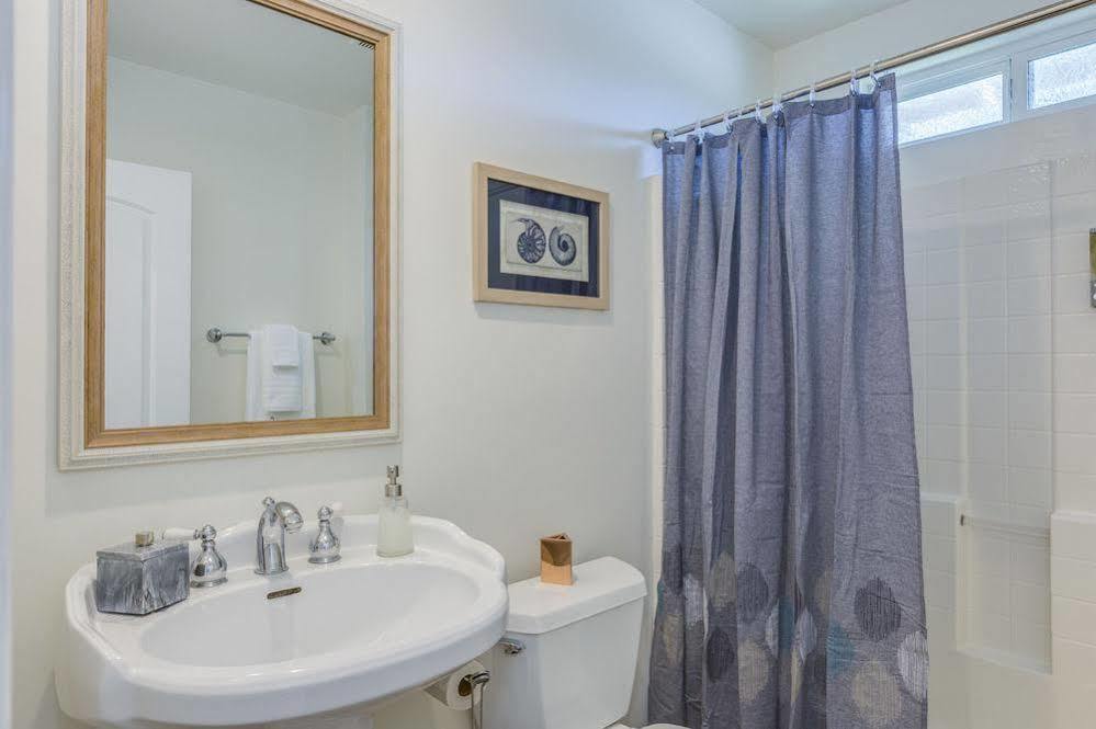 Oshkosh Luxurious Escape Apartment Anaheim Exterior photo